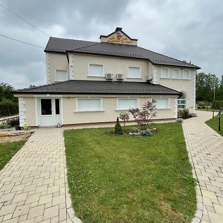 Zuta Osa Hotel Fehértemplom Kültér fotó